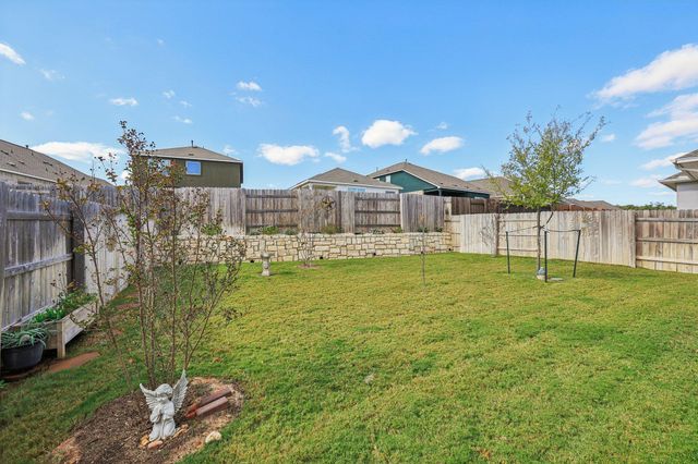 118 Cibolo Creek LOOP, Bastrop, TX 78602