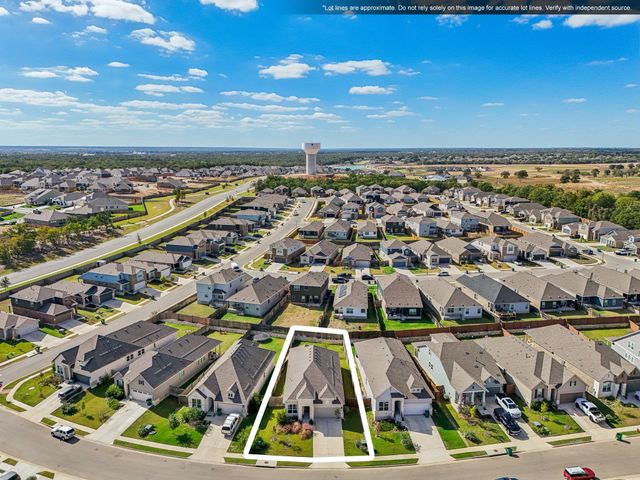 118 Cibolo Creek LOOP, Bastrop, TX 78602