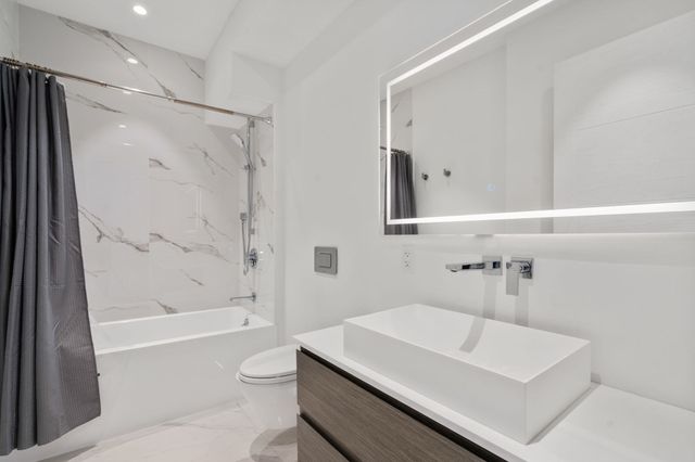 69 Walnut Street 7, Brookline, MA 02445