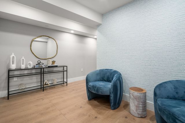 69 Walnut Street 7, Brookline, MA 02445