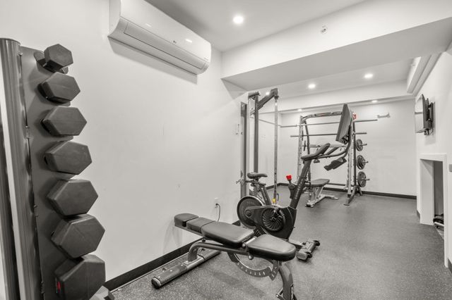 69 Walnut Street 7, Brookline, MA 02445