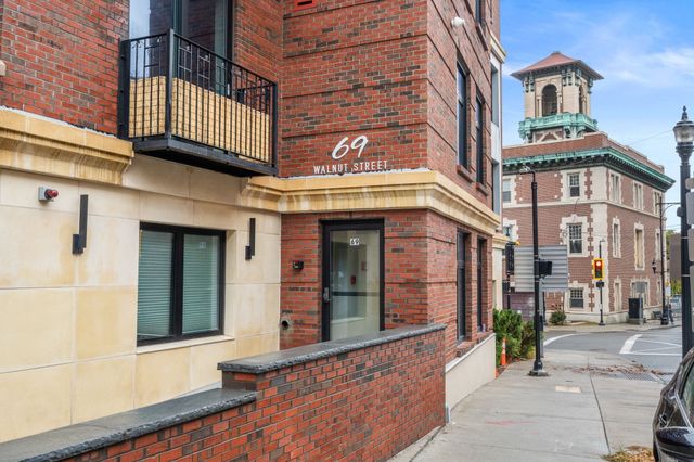 69 Walnut Street 7, Brookline, MA 02445