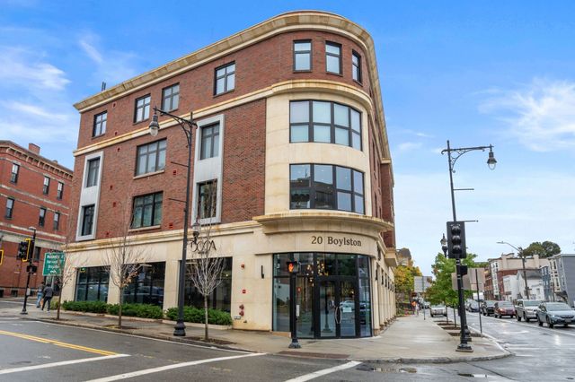 69 Walnut Street 7, Brookline, MA 02445