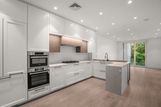 69 Walnut Street 7, Brookline, MA 02445