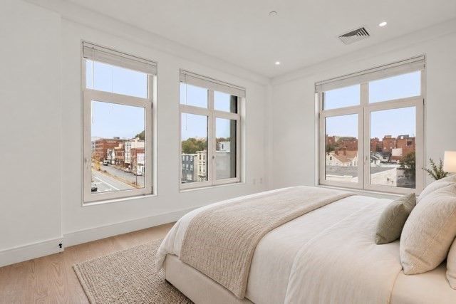 69 Walnut Street 7, Brookline, MA 02445