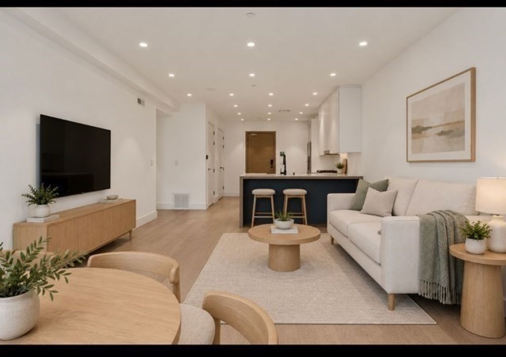 69 Walnut Street 7, Brookline, MA 02445