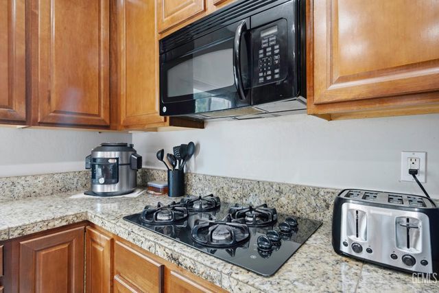 7202 Boulder Falls Court, Bakersfield, CA 93312