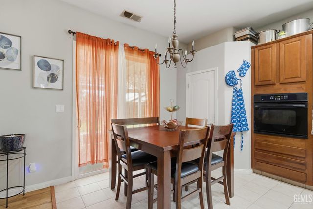 7202 Boulder Falls Court, Bakersfield, CA 93312
