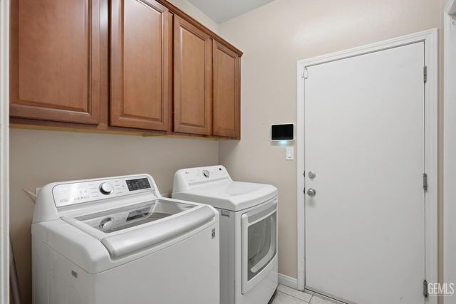 7202 Boulder Falls Court, Bakersfield, CA 93312