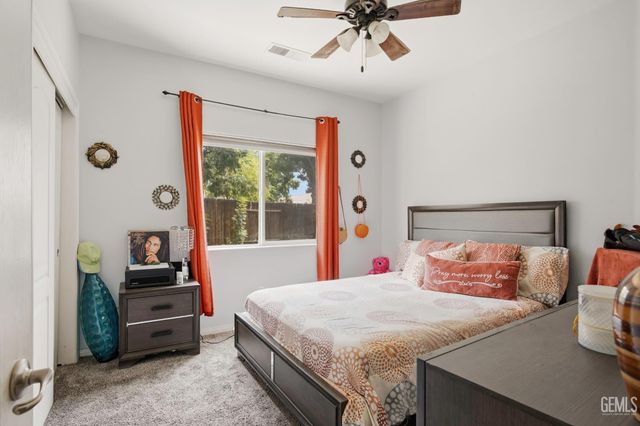 7202 Boulder Falls Court, Bakersfield, CA 93312