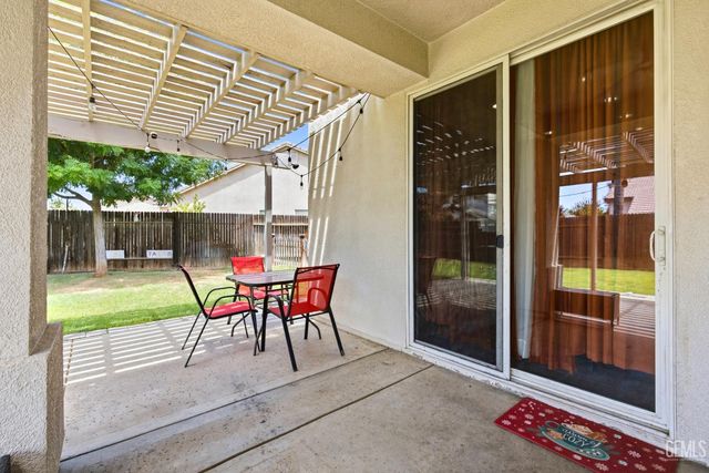 7202 Boulder Falls Court, Bakersfield, CA 93312