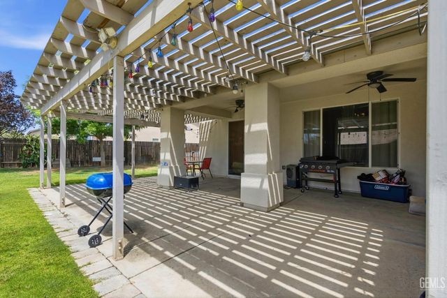 7202 Boulder Falls Court, Bakersfield, CA 93312