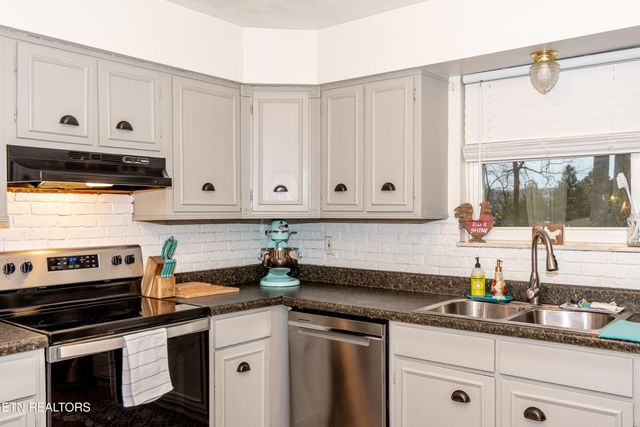 109 Ivy Lane, Clinton, TN 37716