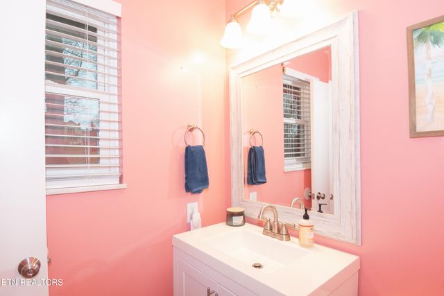 109 Ivy Lane, Clinton, TN 37716