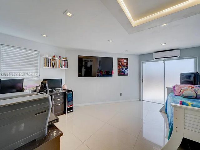 801 E 16th Place, Hialeah, FL 33010