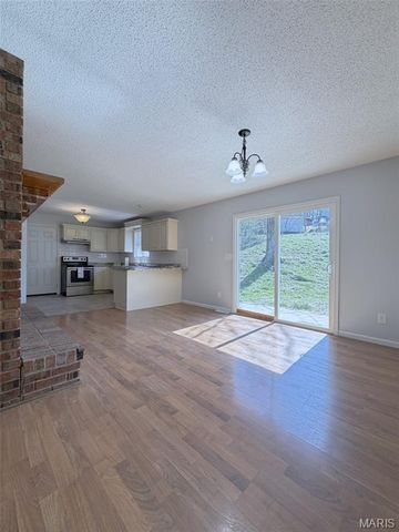 1401 Hull Valley Drive, Waynesville, MO 65583