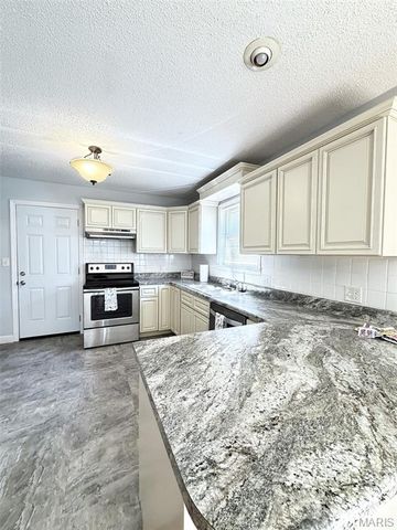 1401 Hull Valley Drive, Waynesville, MO 65583