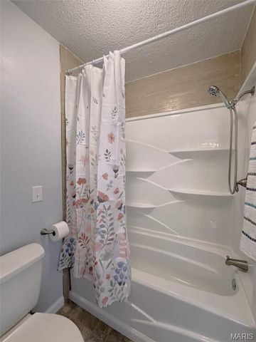 1401 Hull Valley Drive, Waynesville, MO 65583