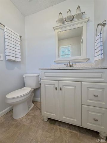 1401 Hull Valley Drive, Waynesville, MO 65583