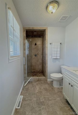 1401 Hull Valley Drive, Waynesville, MO 65583