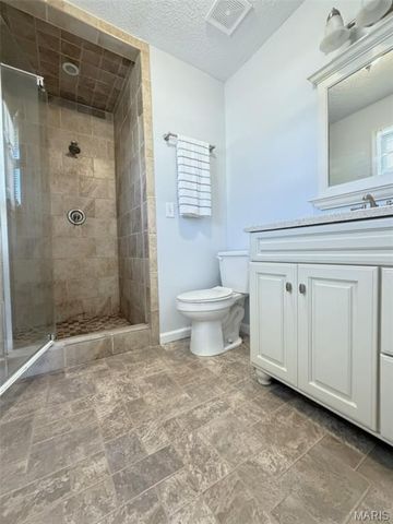 1401 Hull Valley Drive, Waynesville, MO 65583