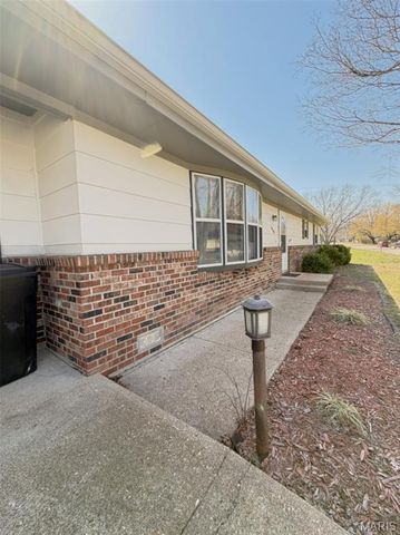 1401 Hull Valley Drive, Waynesville, MO 65583