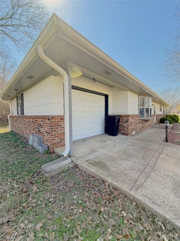 1401 Hull Valley Drive, Waynesville, MO 65583