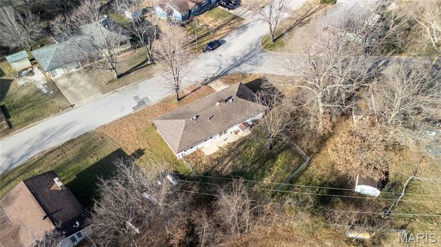 1401 Hull Valley Drive, Waynesville, MO 65583