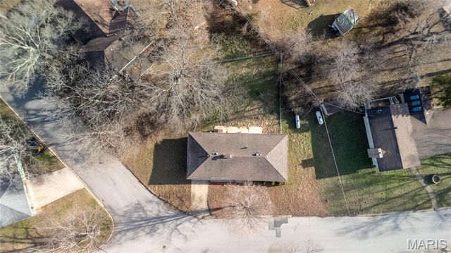 1401 Hull Valley Drive, Waynesville, MO 65583