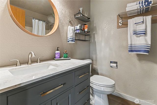 251 E Nikki Lane, Belfair, WA 98528
