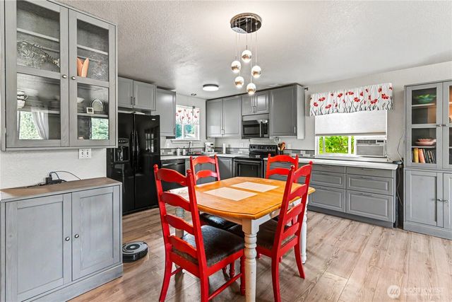 251 E Nikki Lane, Belfair, WA 98528