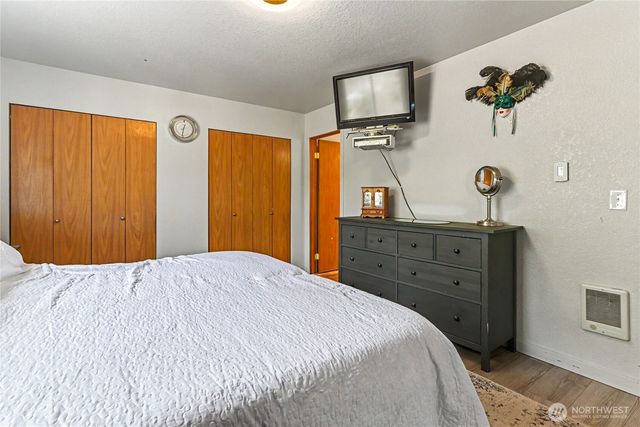 251 E Nikki Lane, Belfair, WA 98528
