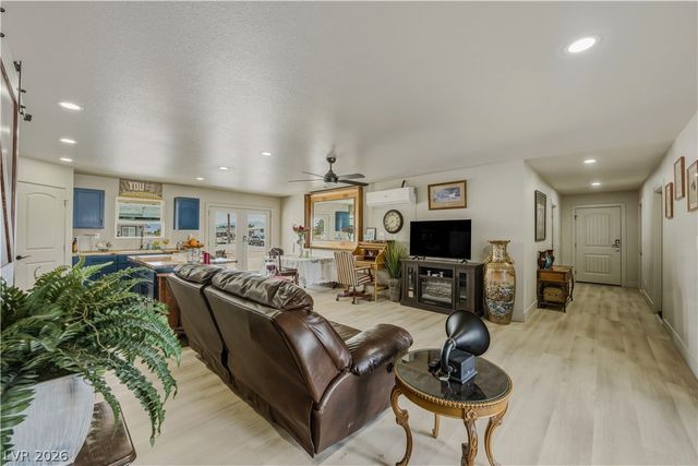 921 West Leffner Drive, Pahrump, NV 89060