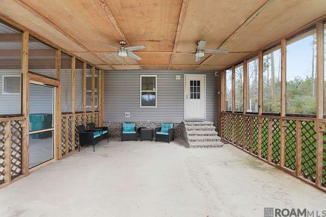 19774 Palmer Rd, Livingston, LA 70754