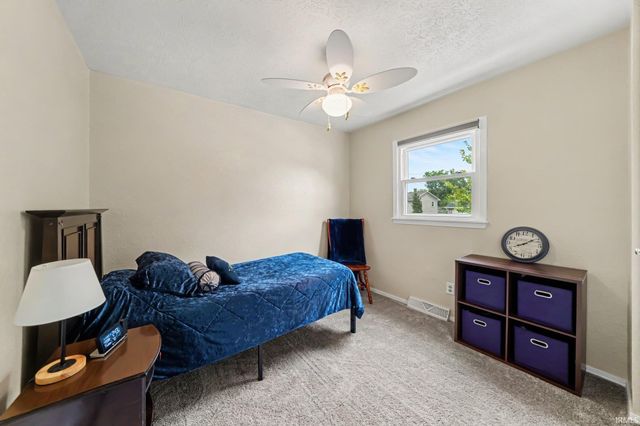 2816 Council Oak Drive, South Bend, IN 46628
