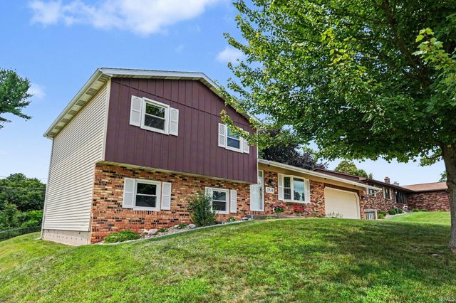 2816 Council Oak Drive, South Bend, IN 46628