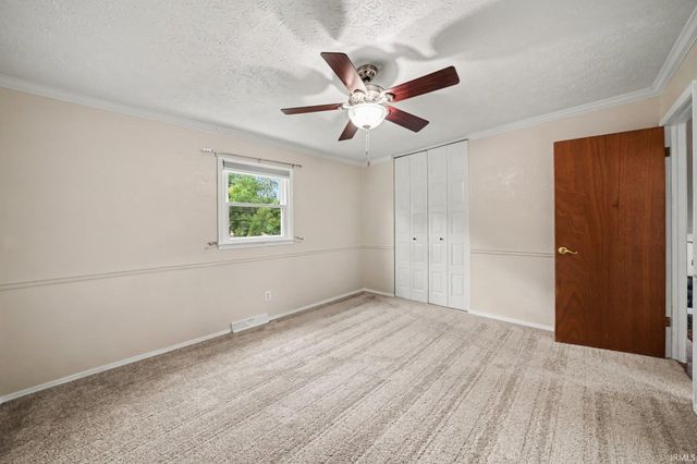 2816 Council Oak Drive, South Bend, IN 46628