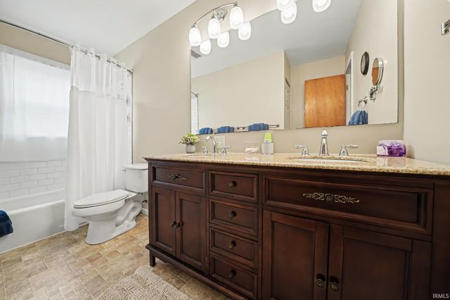 2816 Council Oak Drive, South Bend, IN 46628