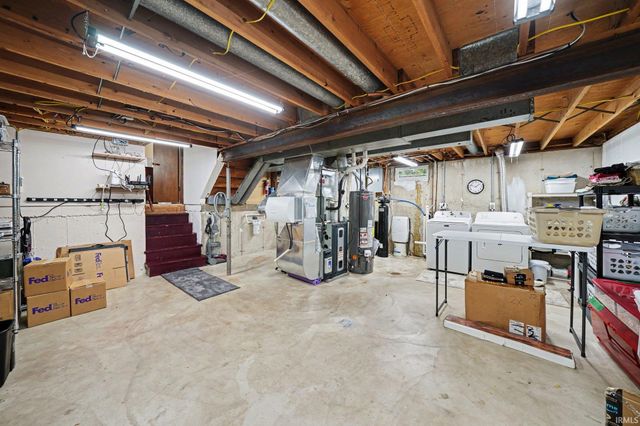 2816 Council Oak Drive, South Bend, IN 46628