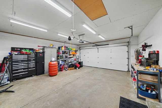 2816 Council Oak Drive, South Bend, IN 46628