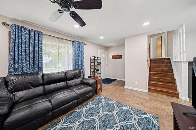 2816 Council Oak Drive, South Bend, IN 46628