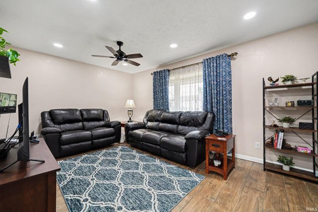 2816 Council Oak Drive, South Bend, IN 46628