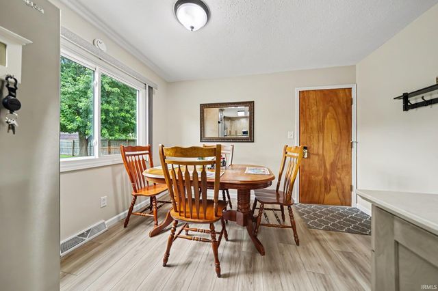 2816 Council Oak Drive, South Bend, IN 46628