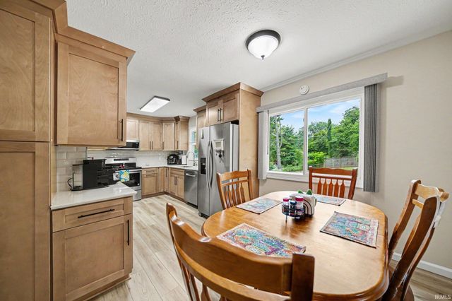 2816 Council Oak Drive, South Bend, IN 46628