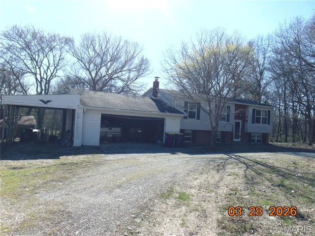 8711 7 Hills Drive, Alton, IL 62002