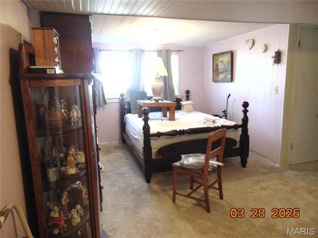 8711 7 Hills Drive, Alton, IL 62002