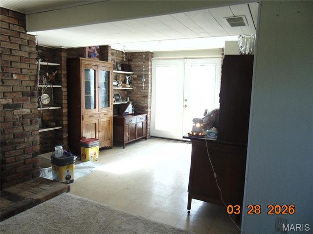 8711 7 Hills Drive, Alton, IL 62002