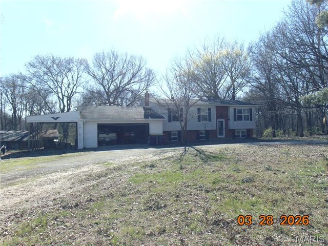 8711 7 Hills Drive, Alton, IL 62002