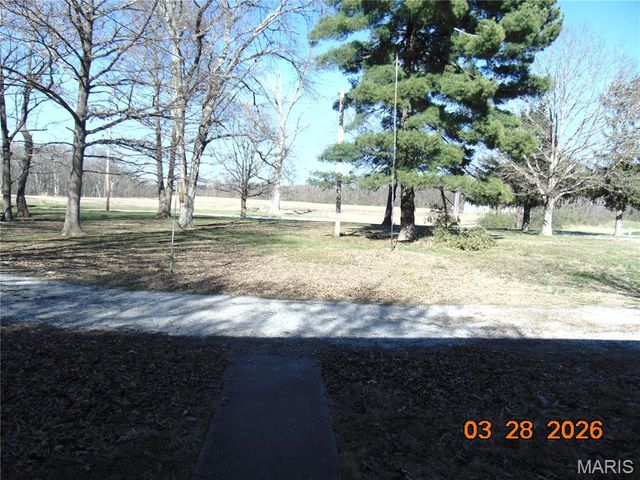8711 7 Hills Drive, Alton, IL 62002