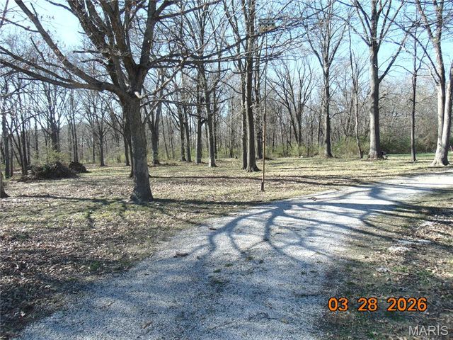 8711 7 Hills Drive, Alton, IL 62002